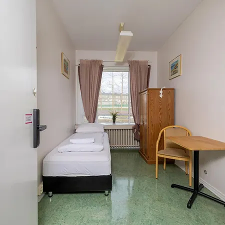 B47 Hostel